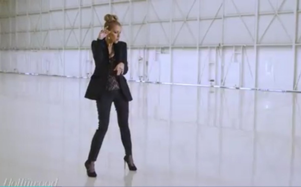  VIDEO-Céline Dion sexy et hila­rante pour un shoo­ting avec son styliste