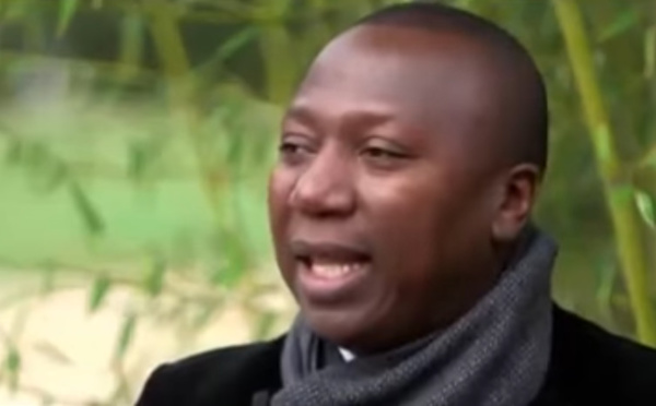Vidéo: Un Béninois né au Sénégal invente un robot pour opérer le cerveau