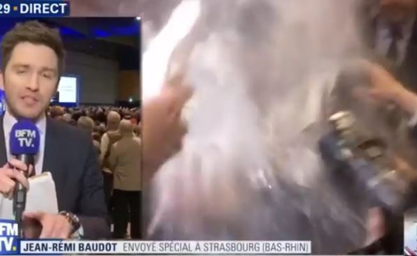 François Fillon a été enfariné à Strasbourg, regardez