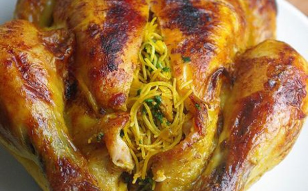 Cuisine marocaine : Poulet farci et cuit au four / Stuffed and baked moroccan chicken