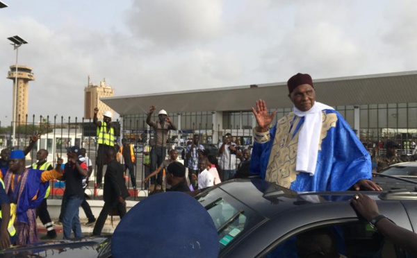 Son véhicule tombe en panne, une partie de l’estrade de la permanence du Pds s’affaisse: Wade accuse Macky de Xon*