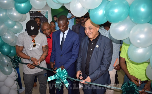 Photos: "Vie Absolue", Qnet expose ses produits sur le marché sénégalais de la vente en ligne