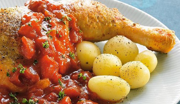 Guide-Recette pour 4 personnes: Cuisses de poulet à la sauce tomate