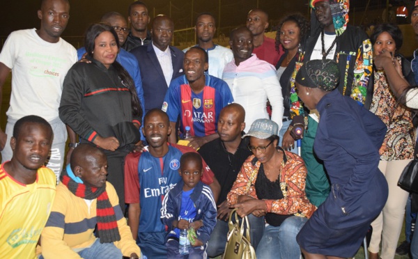 Afsud (fan club de Omar Pène) et DSYN (fan club de Youssou Ndour) ont joué un match de gala ce samedi à Dakar Sacré-Coeur