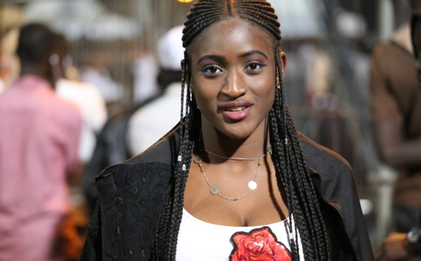 61 photos : Youssou Ndour chauffe le stade Caroline Faye de Mbour…les filles aux anges