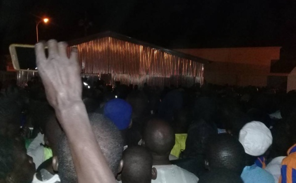 5 photos-Le Mausolée de Serigne Sidy Mokhtar Mbacké, pris d'assaut par les fidèles mourides