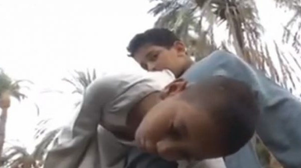 A la découverte d’Ahmed, ce jeune Égyptien aux pouvoirs surnaturels (Vidéo)
