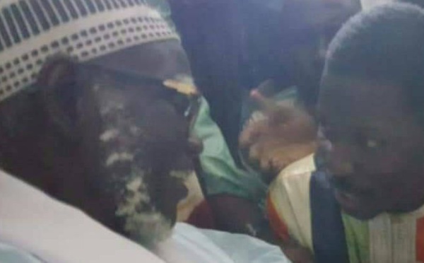 Regardez l’arrivée de Talla Sylla maire de Thiès à Touba, Après 3 jours de longue marche