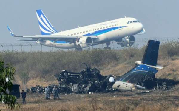Le pilote menace de crasher l'avion...pour une affaire de cigare
