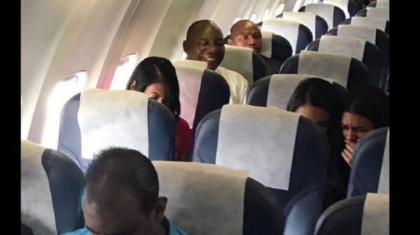 Afrique du Sud: Le Président Ramaphosa effectue un voyage en classe économique (photos)