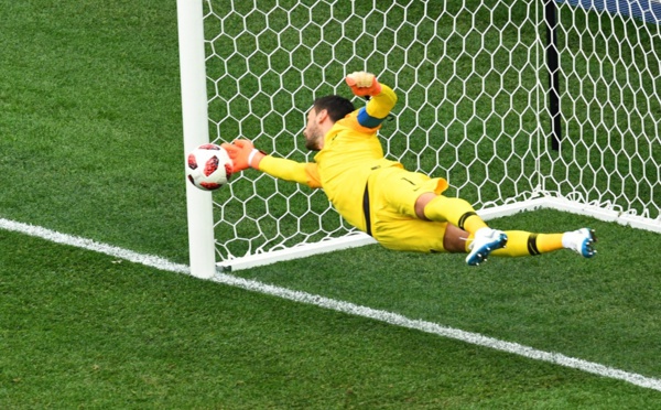 France-Belgique: Lloris-Courtois, le duel entre les "meilleurs gardiens du tournoi"
