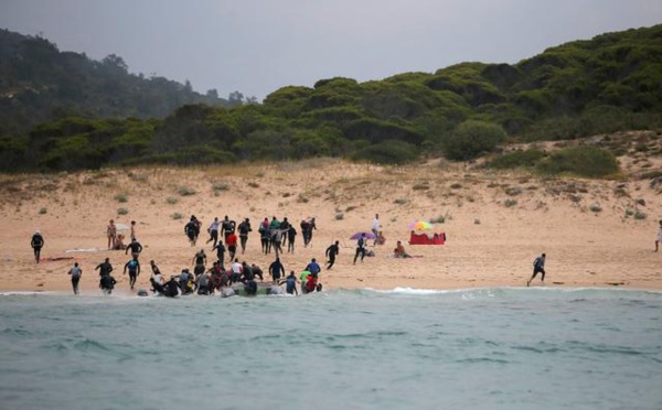 Espagne : Des touristes assistent médusés au débarquement de migrants marocains