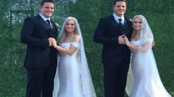 USA: Deux couples de jumeaux identiques se marient lors d’une cérémonie conjointe