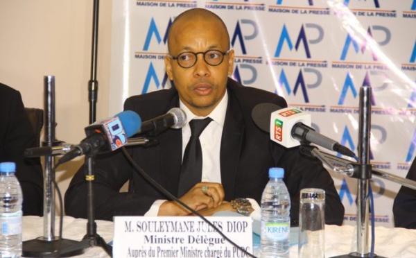 Rapport sur la numérisation des paiements : « Le fait de ne pas numériser les moyens de paiement, faisait que nous perdions du temps.. » Souleymane J. Diop (Ministre)