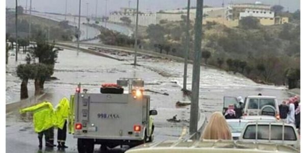 VIDEO - Soubhan Allah ! Inondations dans le désert en Arabie saoudite, c’est du jamais-vu !