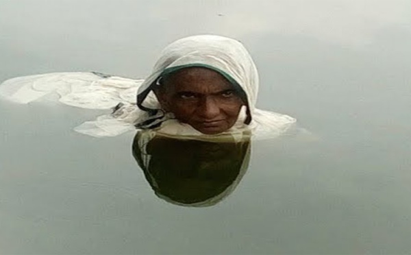 VIDEO - Cette femme vit dans l'eau depuis 20 ans, les raisons sont incroyables