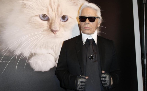 Karl Lagerfeld, directeur artistique de Chanel, est mort à l'âge de 85 ans