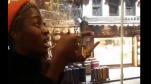 Turquie : Une Noire expulsée d’un restaurant à cause de son odeur (vidéo)