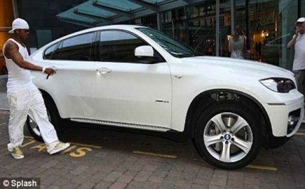 Photo : El Hadji Diouf et sa BMWX6