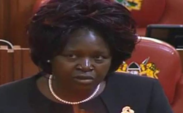 Une députée kényane veut une loi contre les pets dans les avions