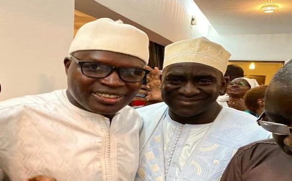 Tivaouane: Khalifa Sall aux mausolées de Serigne Babacar Sy et de Seydil Hadj Malick Sy (PHOTOS)