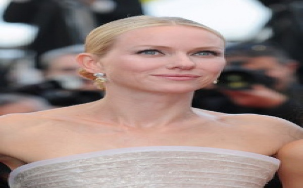 Naomi Watts dans la peau de Lady Di