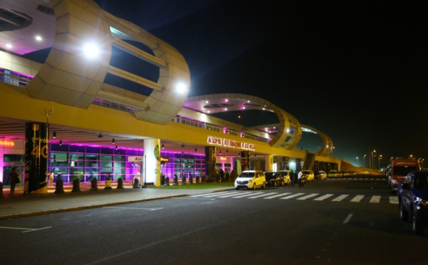 Octobre rose: Illumination de l’aérogare de l’aéroport Dakar Blaise Diagne en rose, pour interpeller…