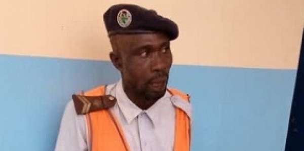 (Photos): Un faux policier arrêté sur l’axe Mbour/Sandiara