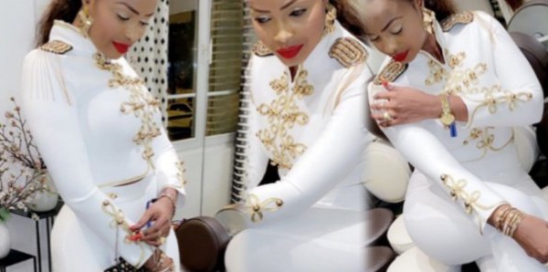 (PHOTOS) - Avec sa tenue au concert de Wally Seck: Mbathio Ndiaye fait encore parler d'elle