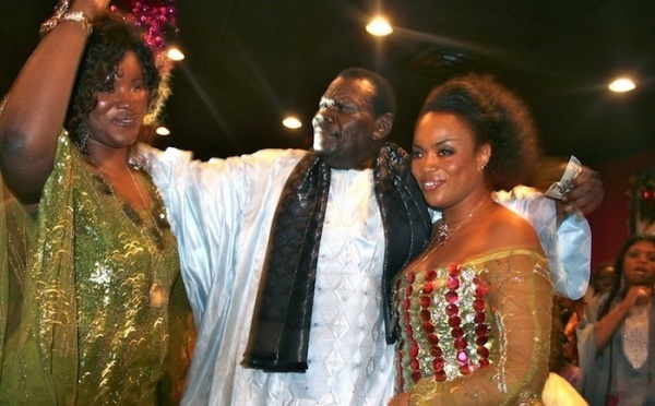 Photo : Cheikh Béthio Thioune et ses femmes