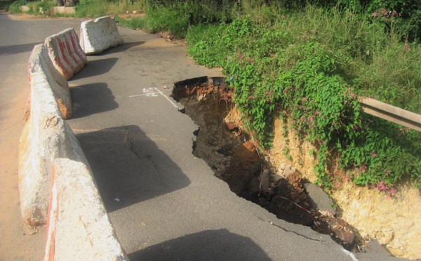 (PHOTOS) Alerte - Effondrement de la Corniche Est: Un risque d’avoir une rupture totale de la voie