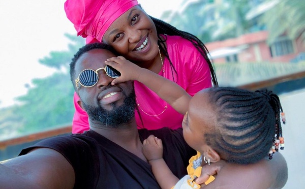 PHOTOS - Le couple Maabo en toute complicité avec leur fille
