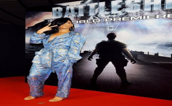 Rihanna : Entre Liam Neeson et Alexander Skarsgard son coeur balance