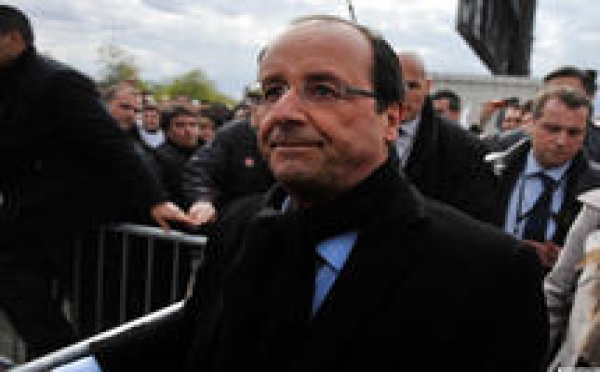 François Hollande dorlote sa voix