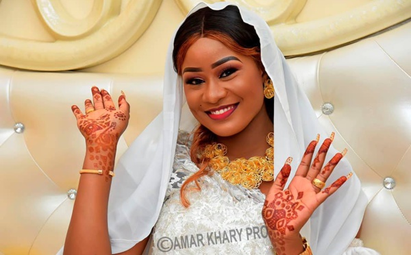 PHOTOS - Cette mariée illumine la toile avec sa belle robe