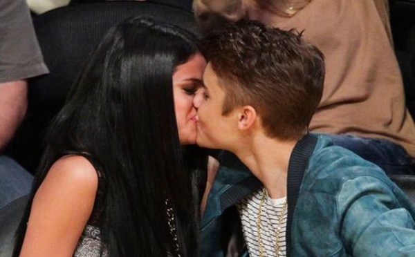 Justin Bieber : toujours aussi tendre avec Selena, il rend une mini-fan folle de joie...