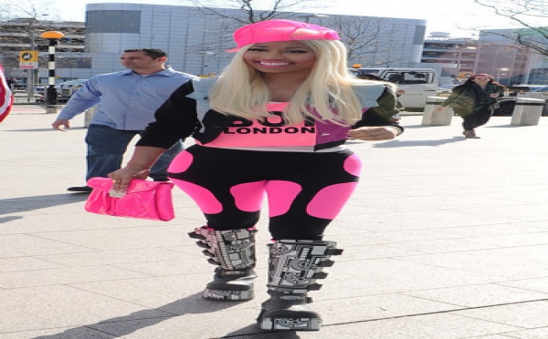 Photo : Nicki Minaj opte pour un look futuriste