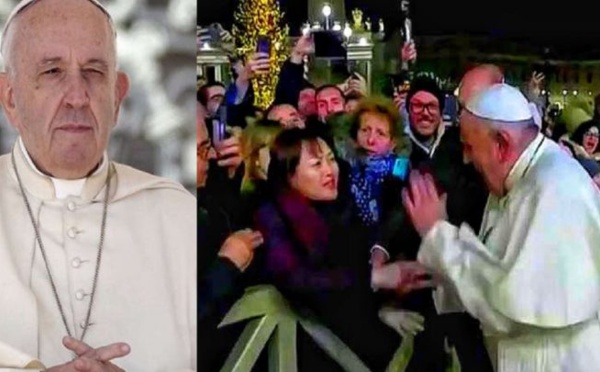 Quand le Pape François s’énerve contre une fidèle le soir du Nouvel an (Vidéo)