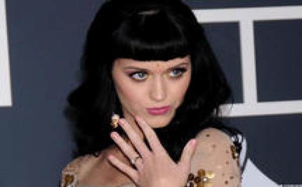 Katy Perry, jeune fille en fleur jusqu’au bout des ongles