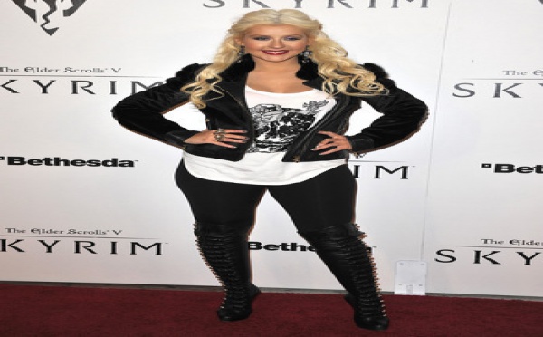 Vidéo : Christina Aguilera et son super décolleté