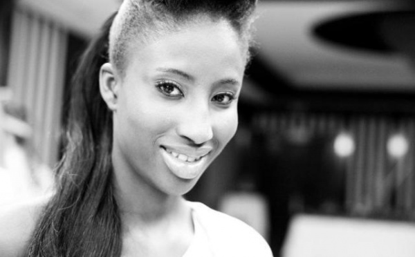 Kyshia Mbengue en mode noir et blanc