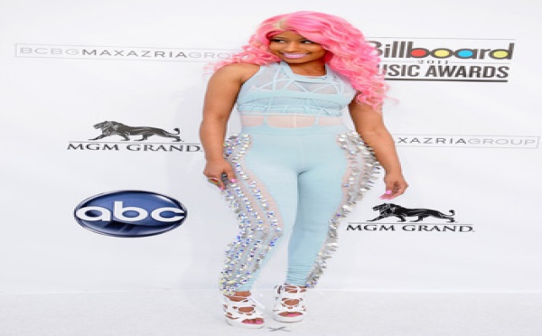 Nicki Minaj : Un sein nu pour souhaiter une bonne journée aux américains