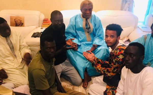 PHOTOS - Serigne Abdou Karim Mbacké reçoit le fils de Luc Nicolaï