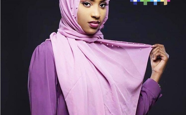 PHOTOS - Oumy «Golden» sublime en mode hijab