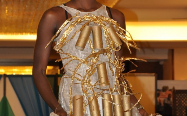 Le mannequin Fleur Mbaye sur scéne en mode projectile!