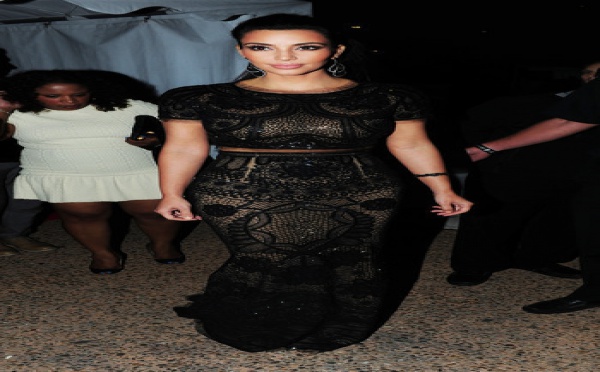 Photos : Le secret de Kim Kardashian : une gaine