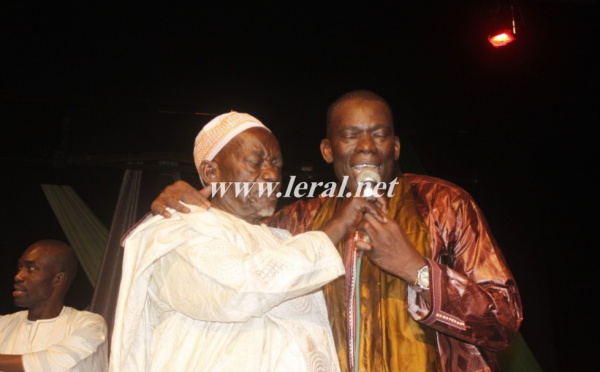 Assane Ndiaye sur scène avec son père!