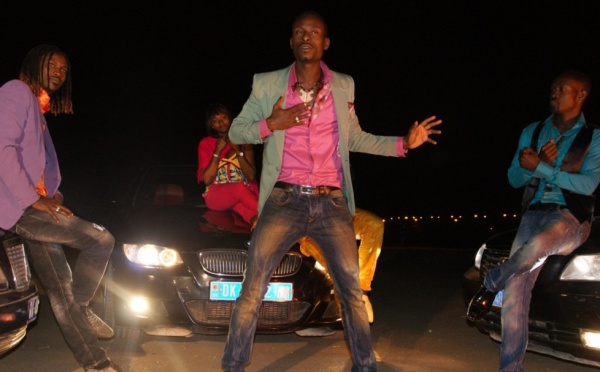 Wa Pyrat tourne un nouveau clip