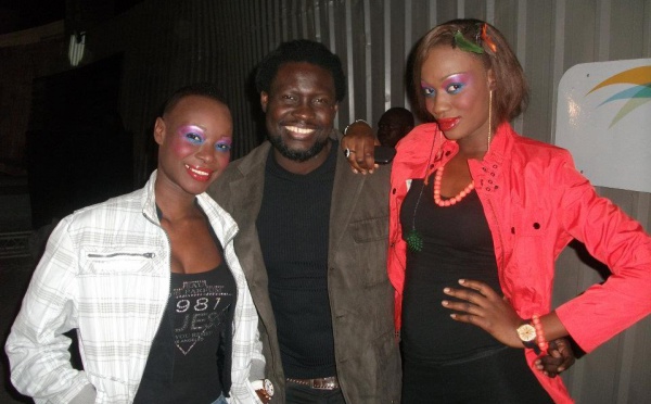 Les mannequins Fatou Fine et Fleur Mbaye avec Yoro Ndiaye