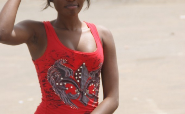 Le mannequin Khady Thiam vend des bananes!